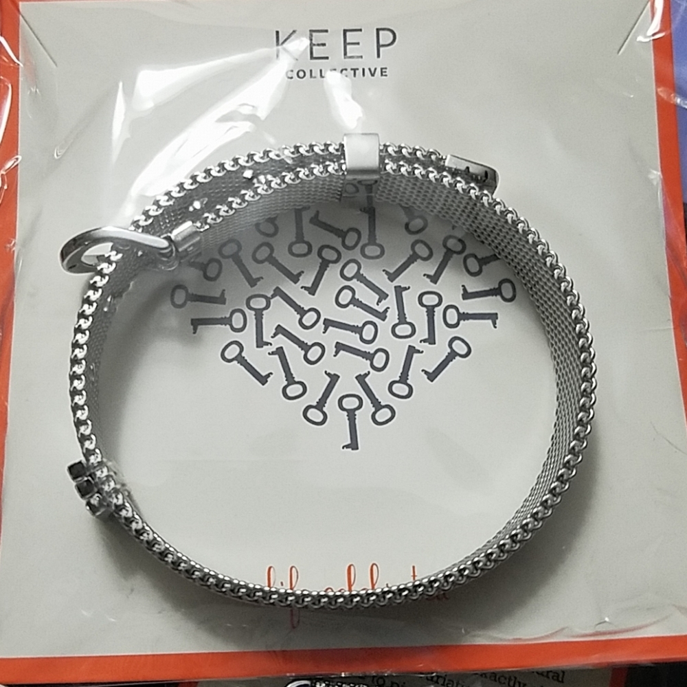 Keep Collective Bracelet in packaging!